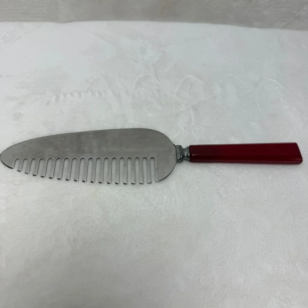 VTG Red Bakelite Handle Cake Pie Cutter Server Comb Edge MCM 9.5